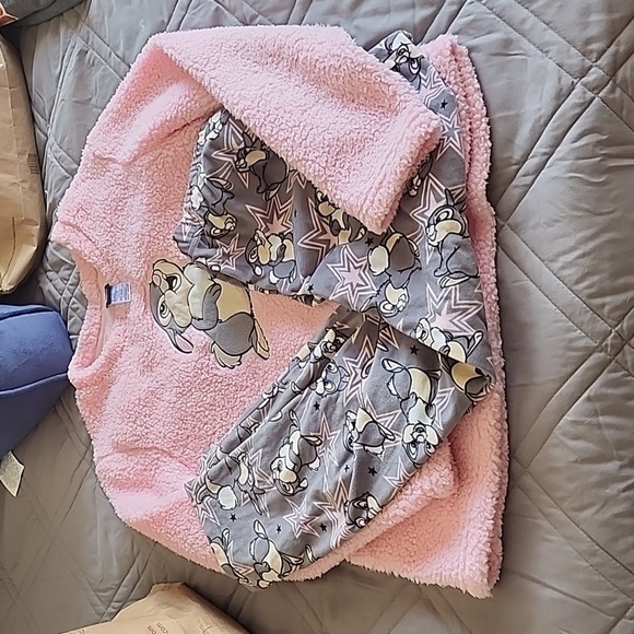 Sleep set - Picture 1 of 1